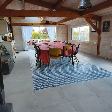 Grande Maison En Campagne Avec Piscine Chauffee Et Decouvrable Semesterbostad *